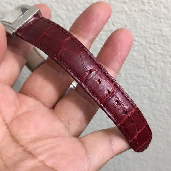 🖤BURBERRY Diamond bezel watch with red alligator straps